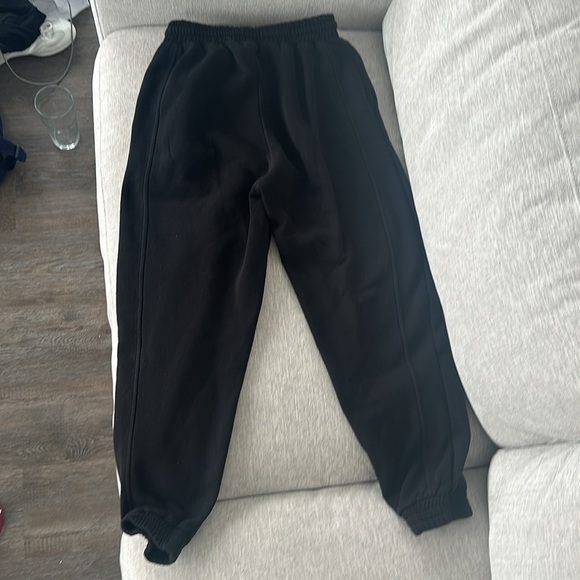 Black Baggy Oversized Basic Sweatpants - Picture 3 of 4